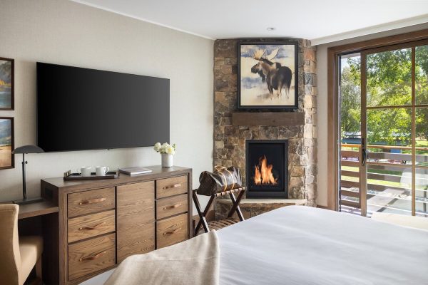 luxurious king fireplace balcony room at the rusty parrot lodge and spa