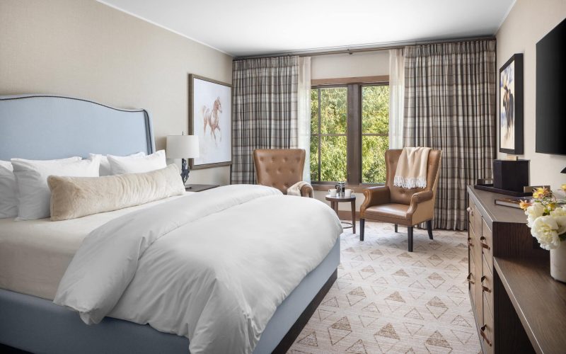 king bedroom hotel in jackson hole