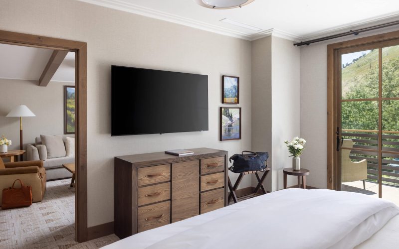 hotel bedroom suite in jackson hole
